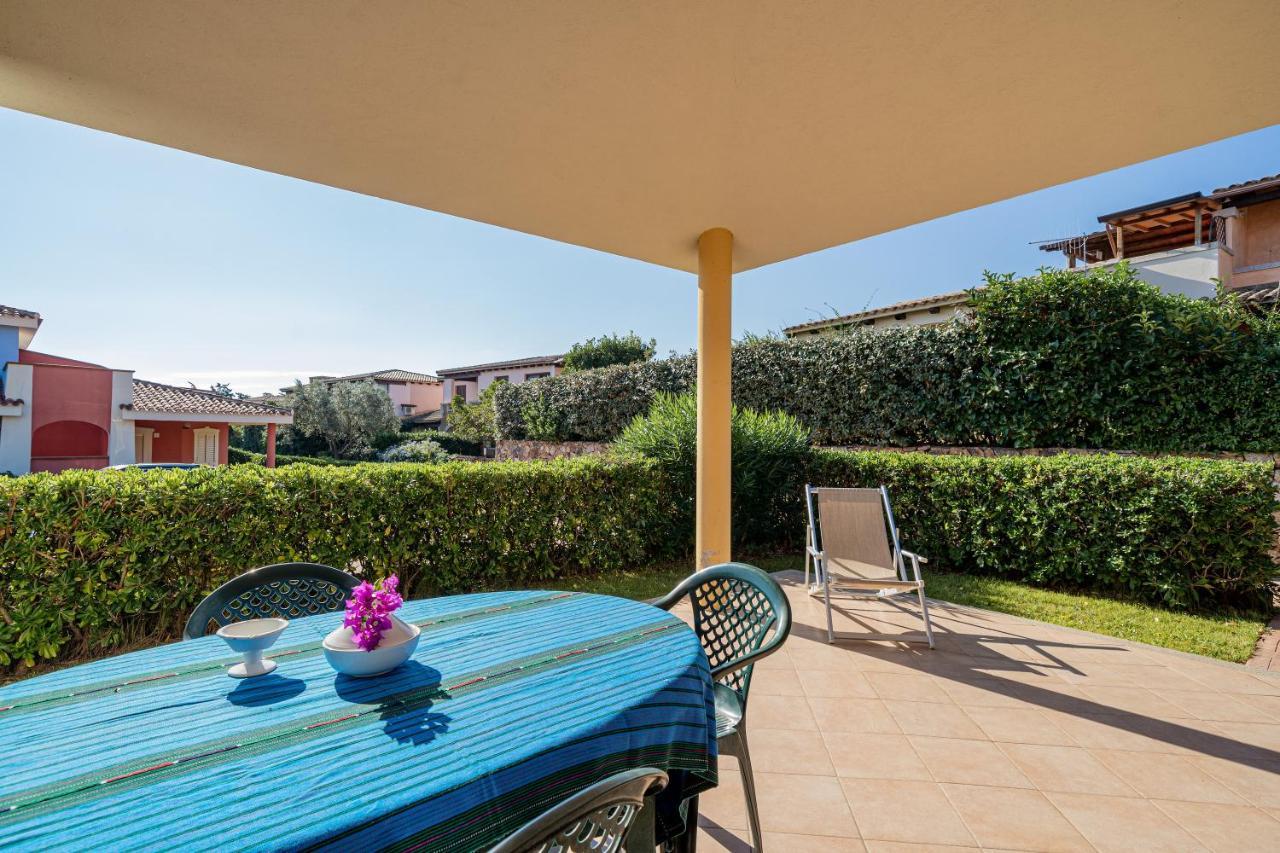 Apartments In Residence With Swimming Pool In Cala Girgolu Монте-Петрозу Екстер'єр фото